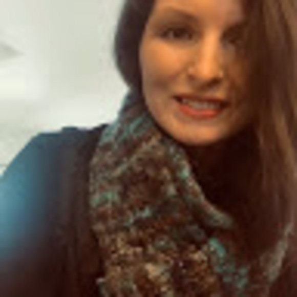 Meet your Posher, Alina - Picture 1 of 1